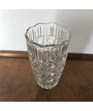 VASE EN VERRE TAILLÉ