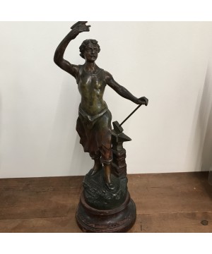 STATUE EN RÉGULE DE FORGERON