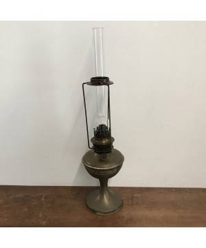 LAMPE A PETROLE EN LAITON