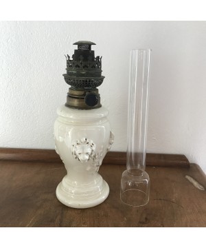 LAMPE A PETROLE