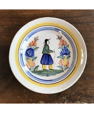 ASSIETTE EN FAIENCE
