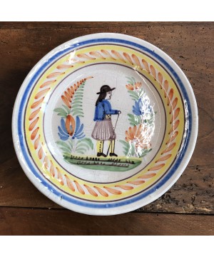 ASSIETTE EN FAÏENCE