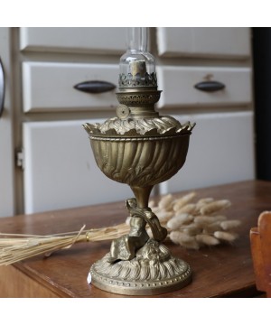 Lampe à pétrole en bronze