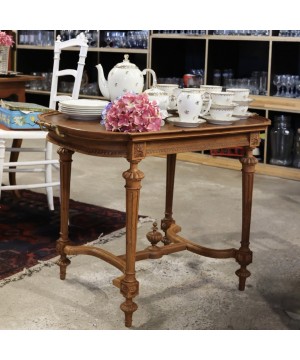 Table à thé ancienne en bois