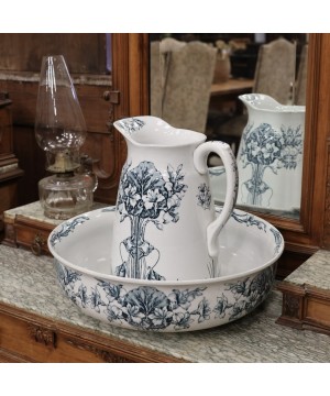 Ensemble broc et cuvette...