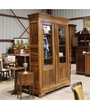 Bibliothèque vitrée  —...